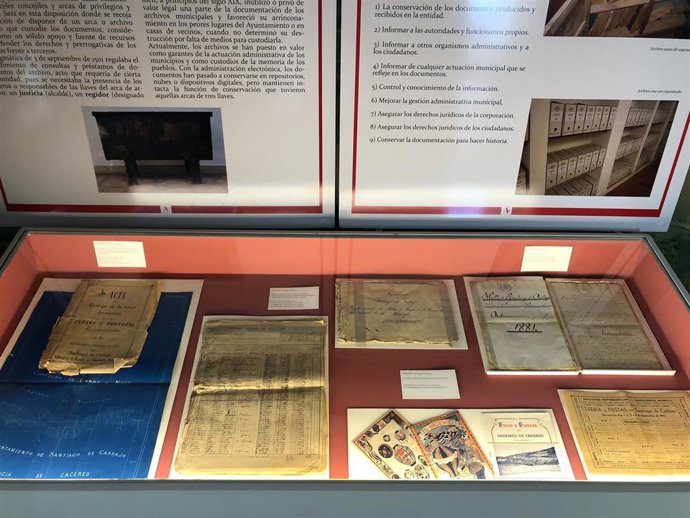 Imagen de la exposición itinerante 'Del arca de las tres llaves a la nube'