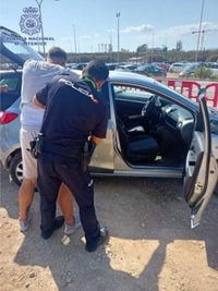 Detenidos dos hombres por hurtos en el parking del aeropuerto de Palma, uno de ellos valorado en 13.000 euros