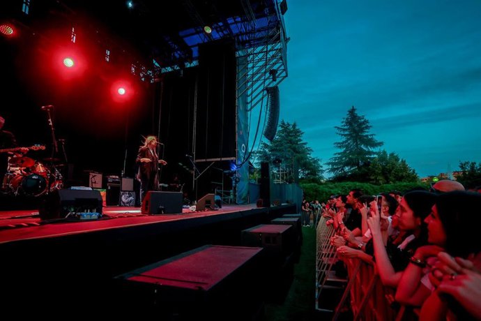 Archivo - La cantante Patti Smith actúa en Las Noches del Botánico, en el Jardín Botánico, a 20 de junio de 2022, en Madrid (España). 
