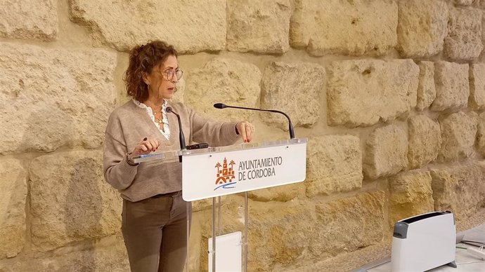 Archivo - La concejal del PSOE en el Ayuntamiento de Córdoba Isabel Baena.