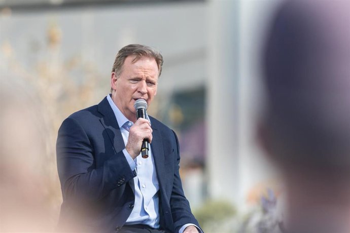 Archivo - El comisionado de la NFL Roger Goodell en rueda de prensa