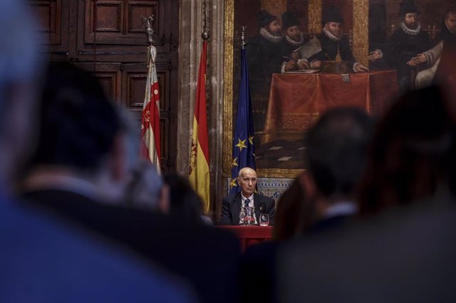 Archivo - El fundador de los Premios Rei Jaume I, Santiago Grisolía, durante el acto de proclamación de ganadores de los Premios Rei Jaume I 2022