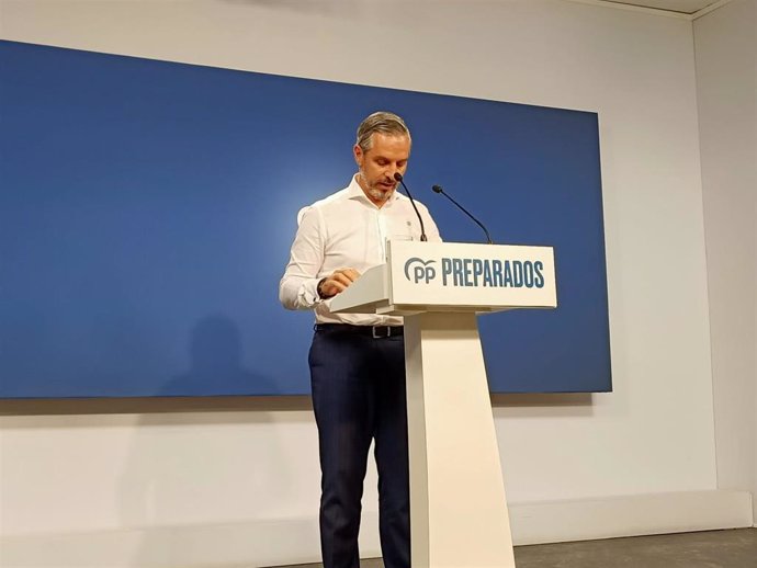 El vicesecretario de Economía del PP, Juan Bravo, ofrece una rueda de prensa en la sede del partido.