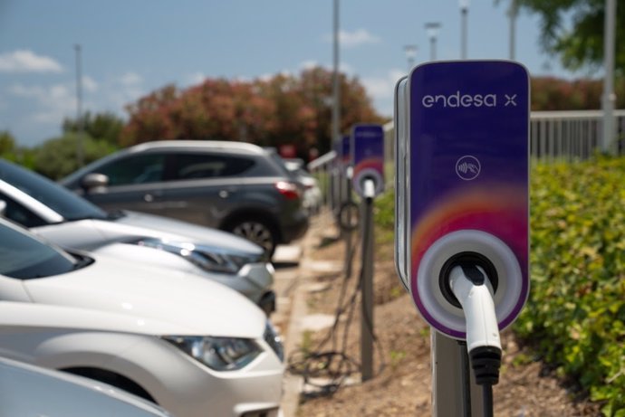 Puntos de recarga para coches eléctricos en Port Aventura.