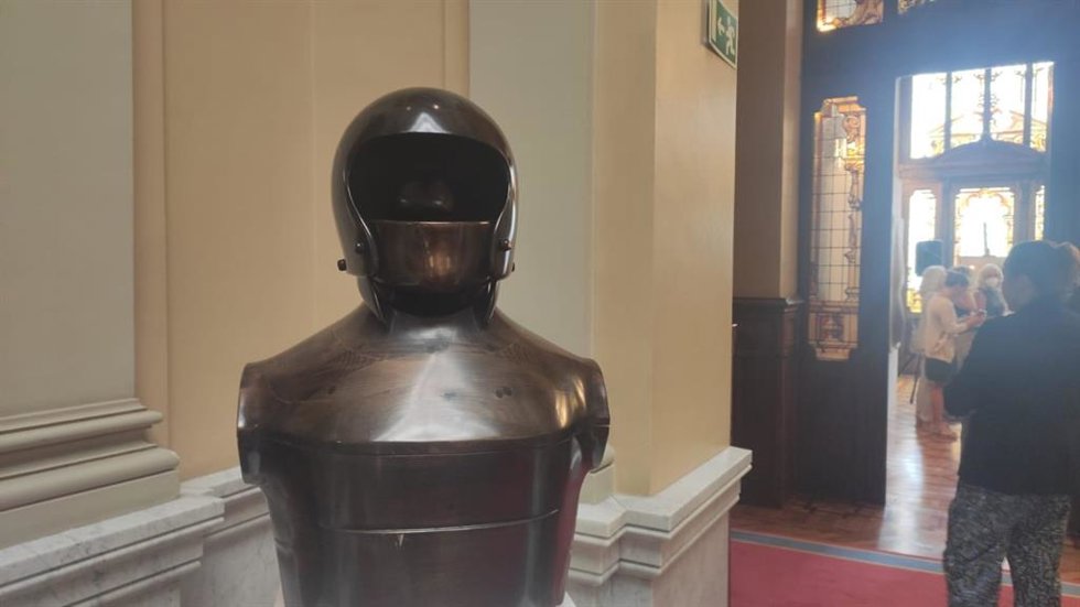 Escultura 'Piloto' de Jose María Navascués