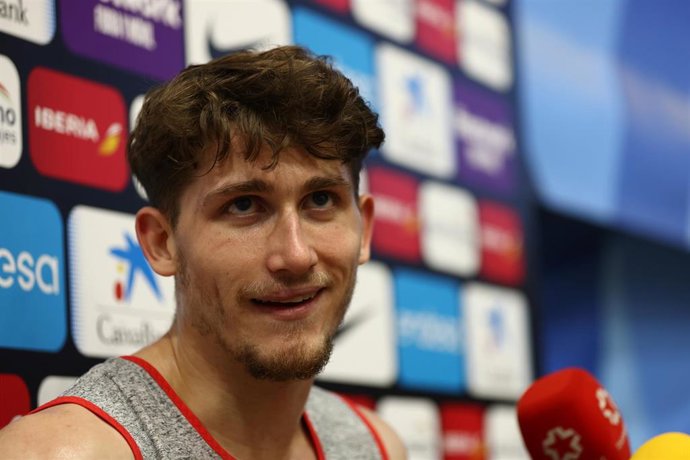 Héctor Alderete tras un entrenamiento de la selección española de baloncesto