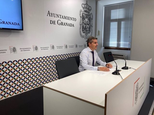 El portavoz del Grupo Popular en el Ayuntamiento de Granada, César Díaz
