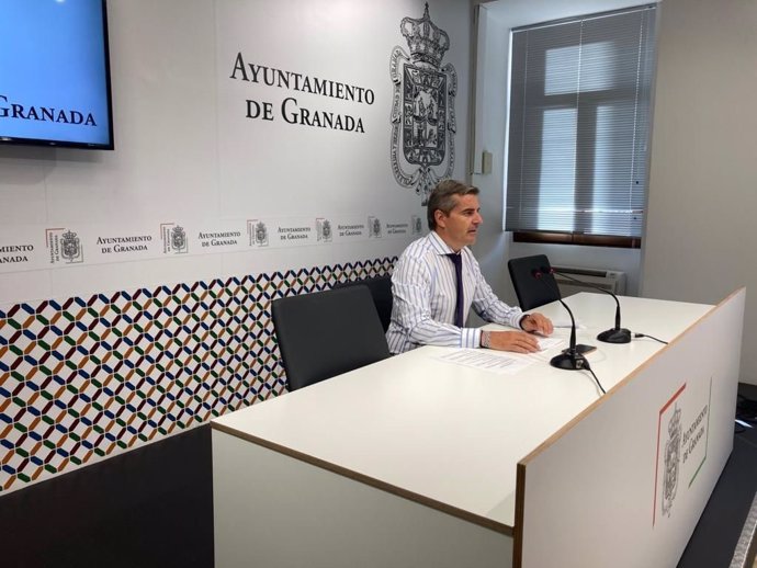 El portavoz del Grupo Popular en el Ayuntamiento de Granada, César Díaz