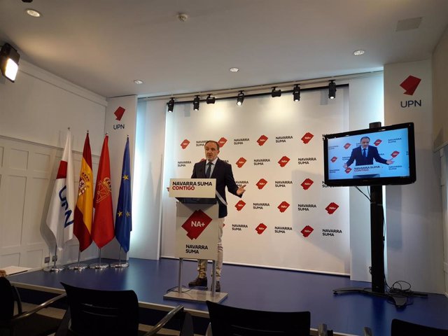 El presidente de UPN y portavoz de Navarra Suma, Javier Esparza, durante la rueda de prensa