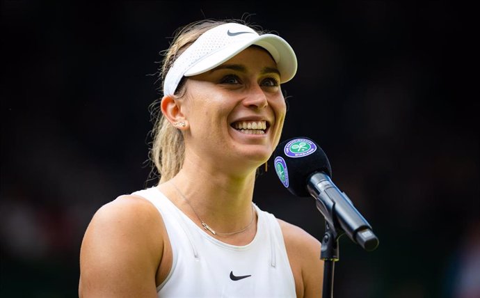 Archivo - Paula Badosa of Spain in action during the third round of the 2022 The Championships Wimbledon Grand Slam tennis tournament