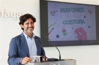 Medio centenar de personas mayores de Málaga participarán en los primeros talleres de moda flamenca de la Diputación