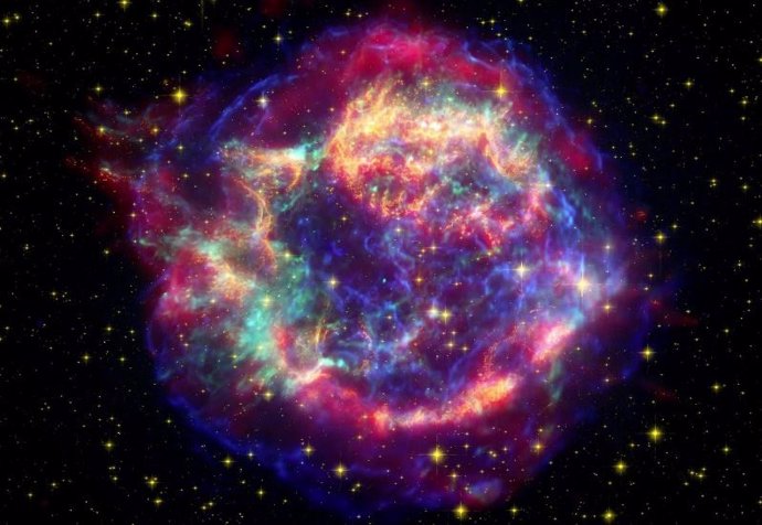 Imagen en falso color del remanente de supernova Cassiopeia A