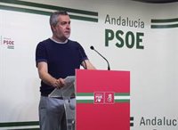 El PSOE-A critica el retraso de "dos años" y la falta de ayudas de la Junta para la modernización de sector primario