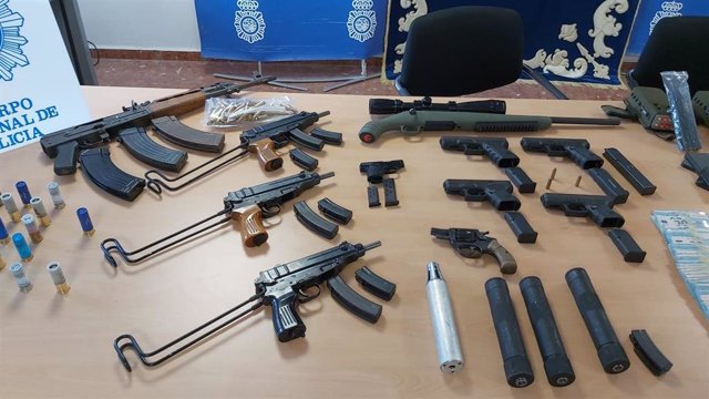 Armas incautadas por la Policía Nacional durante la operación