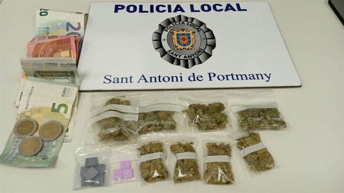 Droga y dinero intervenido en la detención en Sant Antoni, en Ibiza.