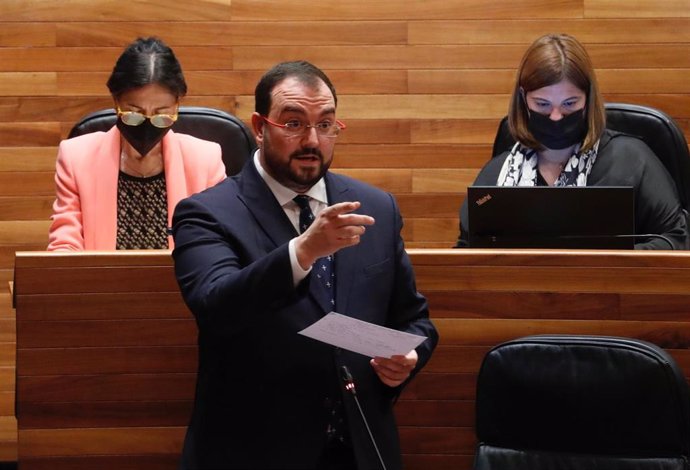 Pleno.- Barbón defiende en el Parlamento su ronda de reuniones ministeriales y los compromisos adquiridos para Asturias