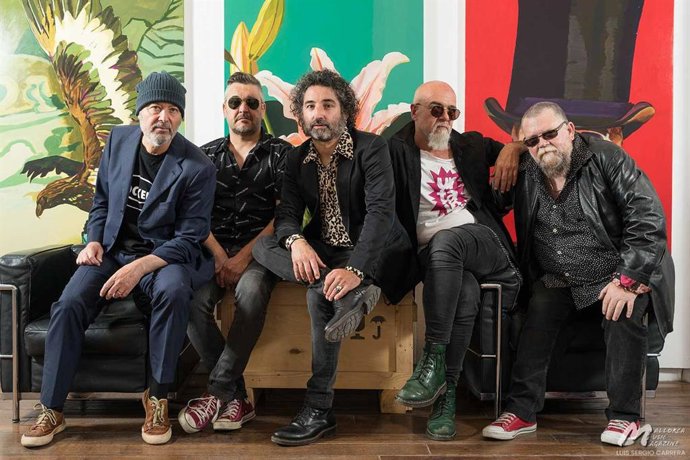 Archivo - Integrantes de la banda 'Urtain'.