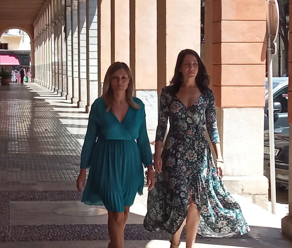 La coordinadora autonómica de Cs, Patricia Guasp, y la presidenta de la formación, Inés Arrimadas.