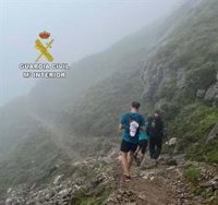 La Guardia Civil rescata a una montañera que se fracturó la muñeca bajando del Urriellu
