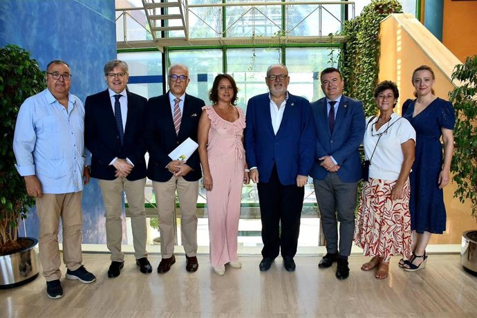 Catalina García destaca contar con el "apoyo fundamental" de los veterinarios en beneficio de la salud pública