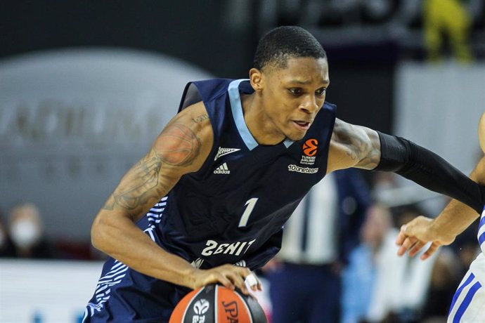 Archivo - Tyson Carter of Zenit in action during Turkish Airlines Euroleague basketball match between Real Madrid and Zenit St Petersburgo at Wizink Center on February 04, 2022 in Madrid, Spain.