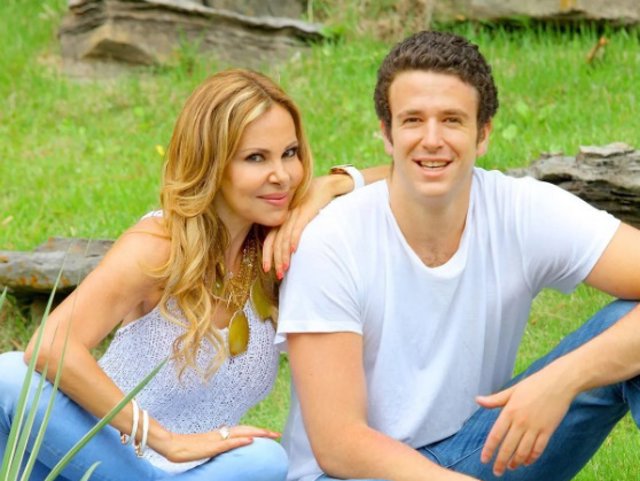 Archivo - Ana Obregón con su hijo Aless  - ARCHIVO