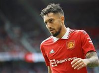 El lateral brasileño Alex Telles llega al Sevilla cedido por el Manchester United