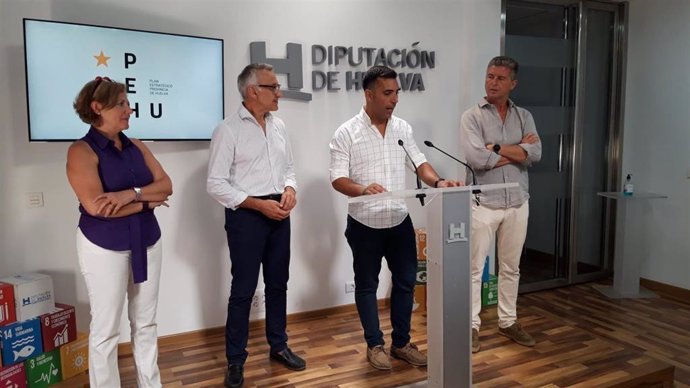 Presentación de la XIX travesía a nado de Punta Umbría en la Diputación.