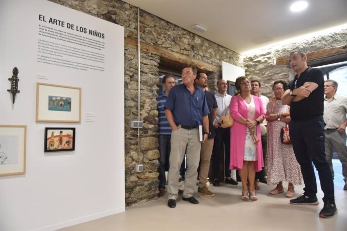 DPH y Ayuntamiento de Benasque inauguran un centro de Arte Ingenuo que expone una parte de la colección Santos Lloro.