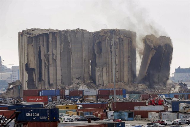 Una parte de los silos colapsa en el segundo aniversario de la explosión de Beirut