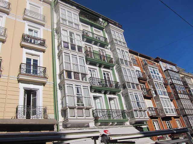 Archivo - Viviendas y pisos en Santander.