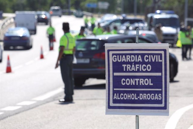 La Policía Local de Fraga participa en la Campaña Especial de Tráfico sobre el control de alcohol y drogas.