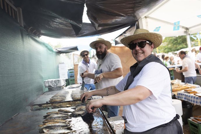 Más de 4 toneladas de Sardinas en directo.