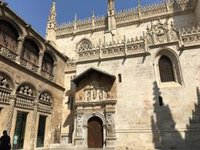 Las fachadas de Catedral y Capilla Real seguirán iluminándose en Granada al no afectarles el decreto de ahorro