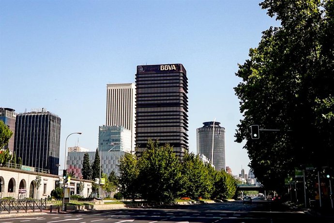 Fachada de la torre del banco de Bilbao, a 31 de julio de 2022, en Madrid (España).