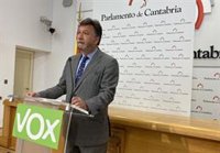 Vox tacha de "ocurrencia de corte nacionalista la intención" de Revilla de cambiar el himno