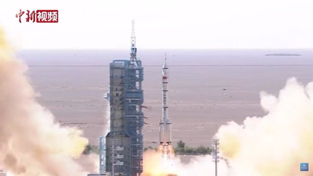 Lanzamiento de un Larga Marcha 2F con la misión Shenzhou-12