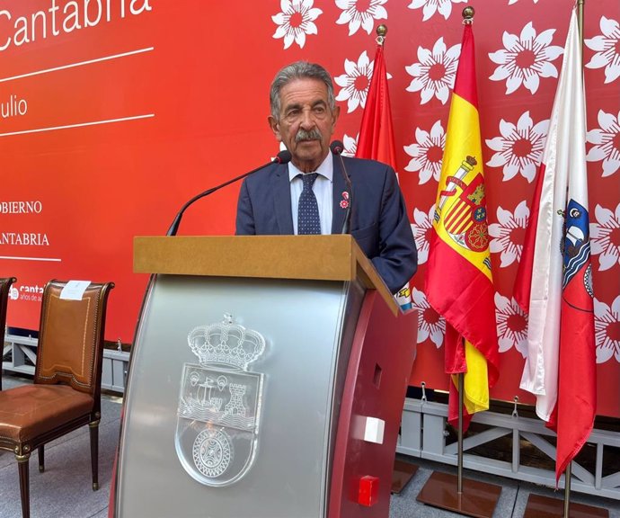 El presidente de Cantabria, Miguel Ángel Revilla, en el Día de las Instituciones
