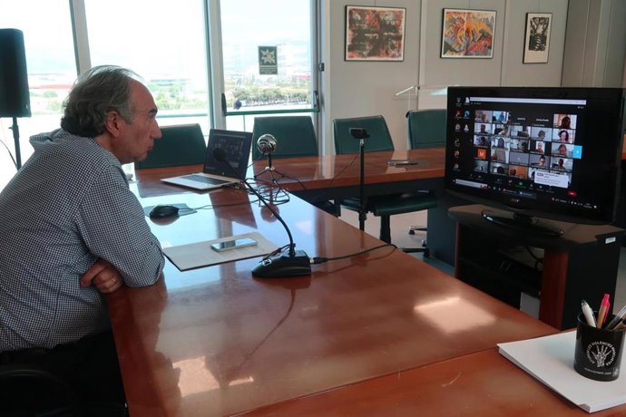 El conseller de Educación y Formación Profesional, Martí March, en una reunión telemática con consells y ayuntamientos.