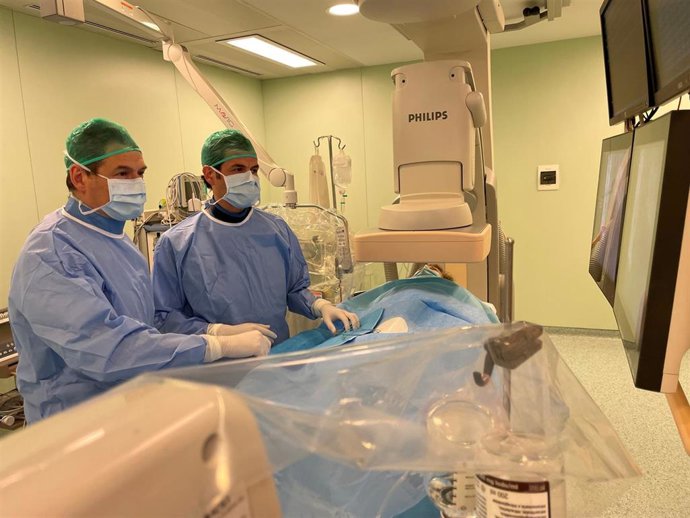 Los cardiólogos y cirujanos cardiovasculares Rafael García de la Borbolla y Mariano García de la Borbolla