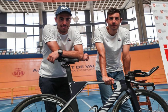 Archivo - Los ciclistas españoles Albert Torres y Sebastián Mora 