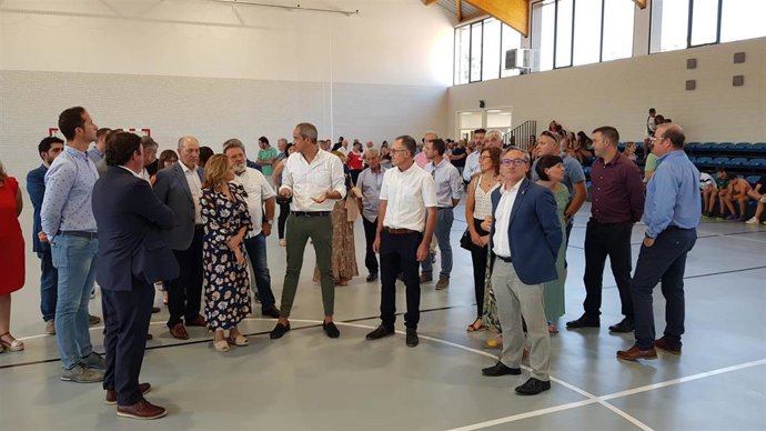 Inauguración del pabellón polideportivo de Cantavieja, dañado durante la borrasca Gloria.