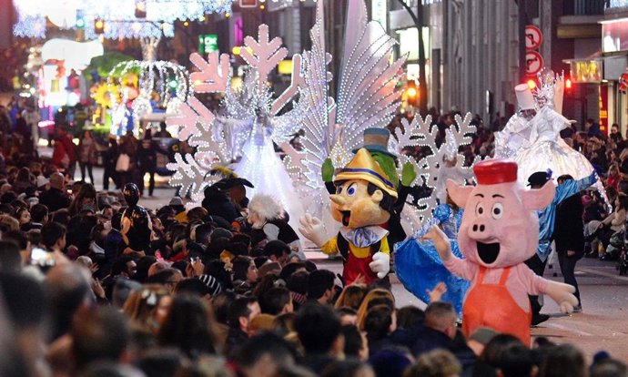 Archivo - Foto de archivo de la Cabalgata de los Reyes Magos en Murcia