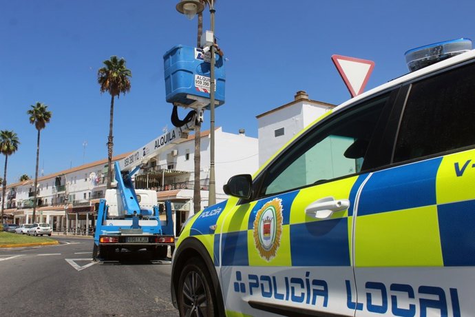 El Ayuntamiento de Cartaya instala cámaras de vigilancia para "garantizar" la seguridad en la localidad.