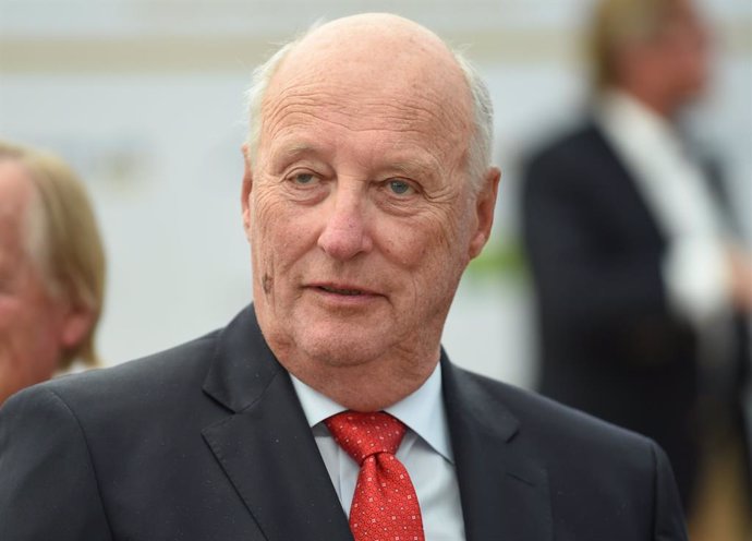 Archivo - FILED - 01 July 2018, Langenargen: King Harald V of Norway is pictured after the official opening of the sailing 8mR World Cup 2018. Norway's 85-year-old King Harald V has been brought to hospital where he's being examined due to a fever, the 