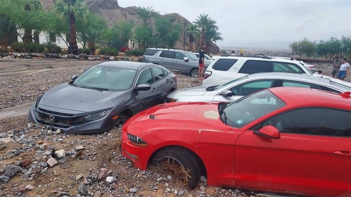 Coches varados en el Valle de la Muerte