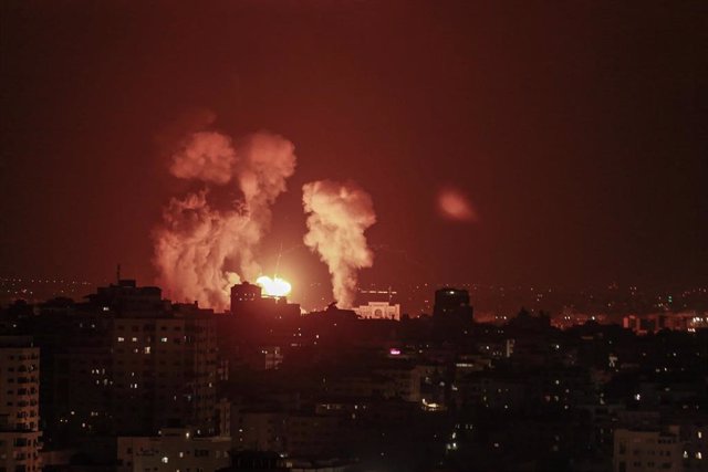 Israel bombardea la Franja de Gaza en la operación 'Amanecer' 