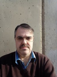 Arturo Martínez Molina publica su novela 'El inquilino', una "historia de terror a la gallega"