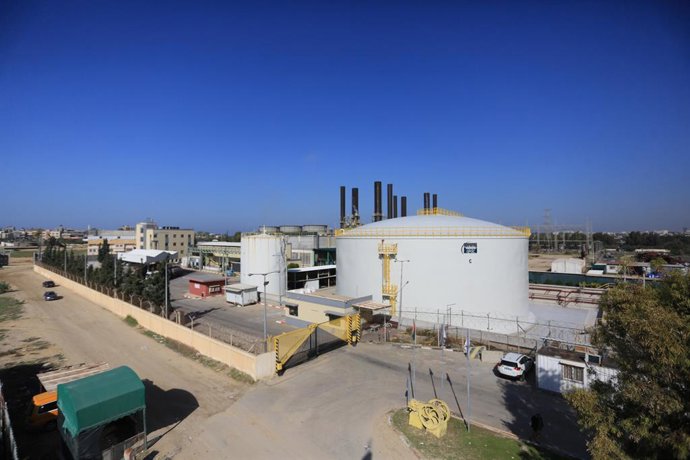 Archivo - 27 December 2021, Palestinian Territories, Nuseirat: A general view of Gaza electricity company in Nuseirat in the central Gaza Strip. Qatar, the Palestinian Authority and Gaza's electrical company signed a deal on Sunday 26 December 2021 adva