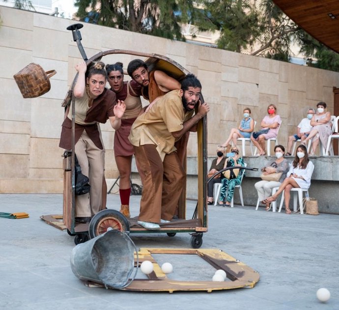'La banda', de fusión de circo y dnaza de la compañía Otradanza
